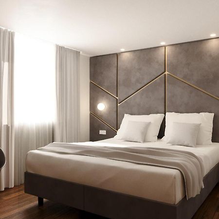 Home At Rome Luxury Navona Suites ภายนอก รูปภาพ