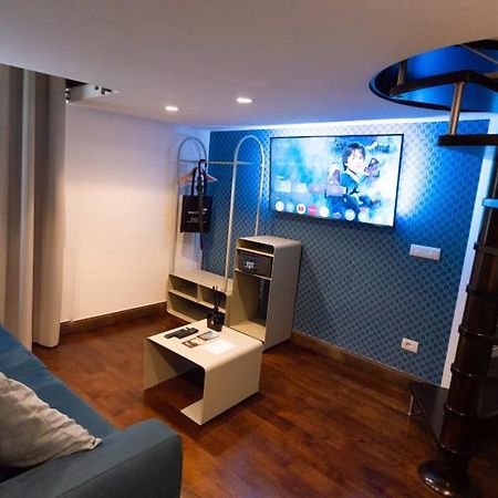 Home At Rome Luxury Navona Suites ภายนอก รูปภาพ