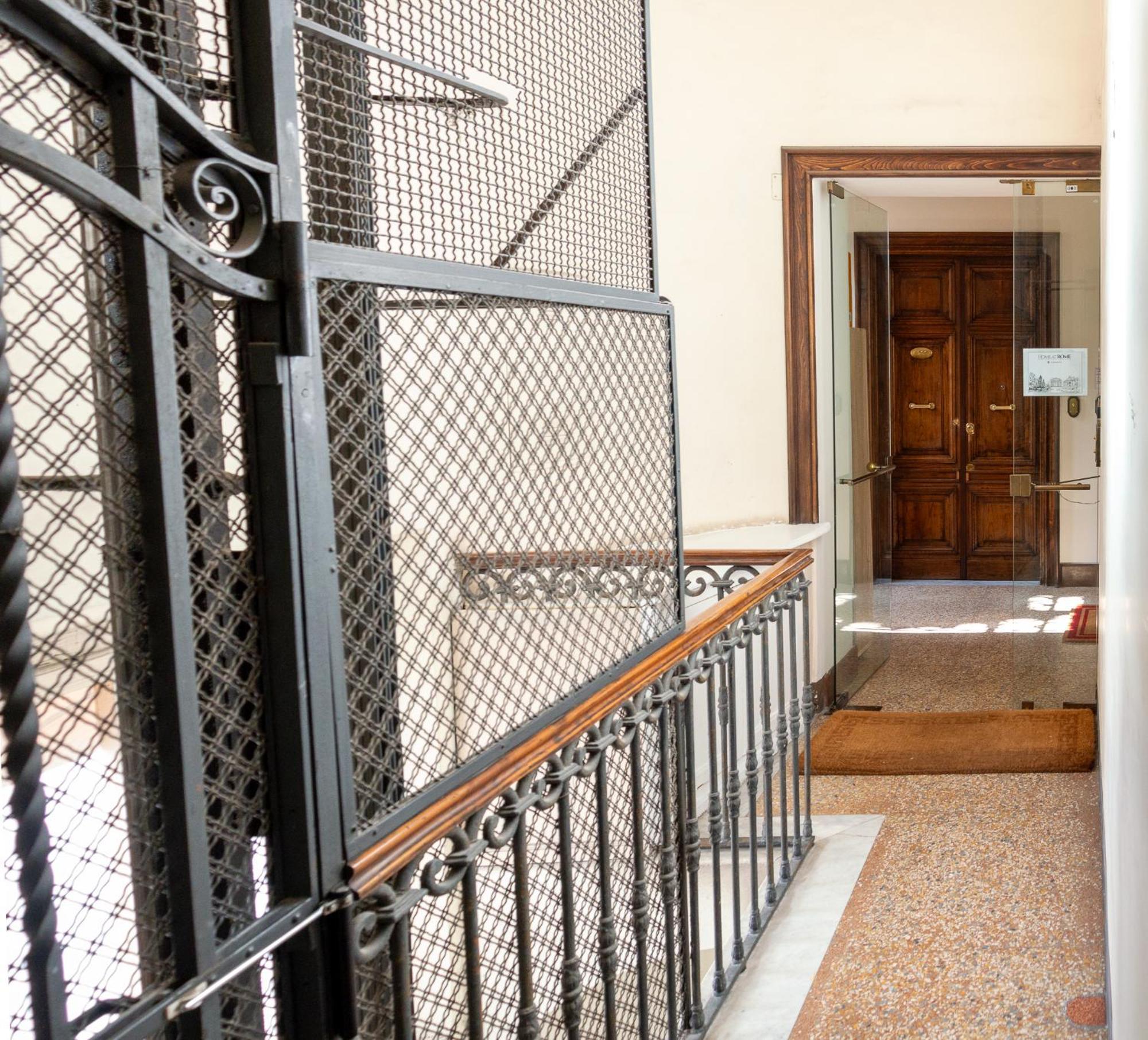 Home At Rome Luxury Navona Suites ภายนอก รูปภาพ